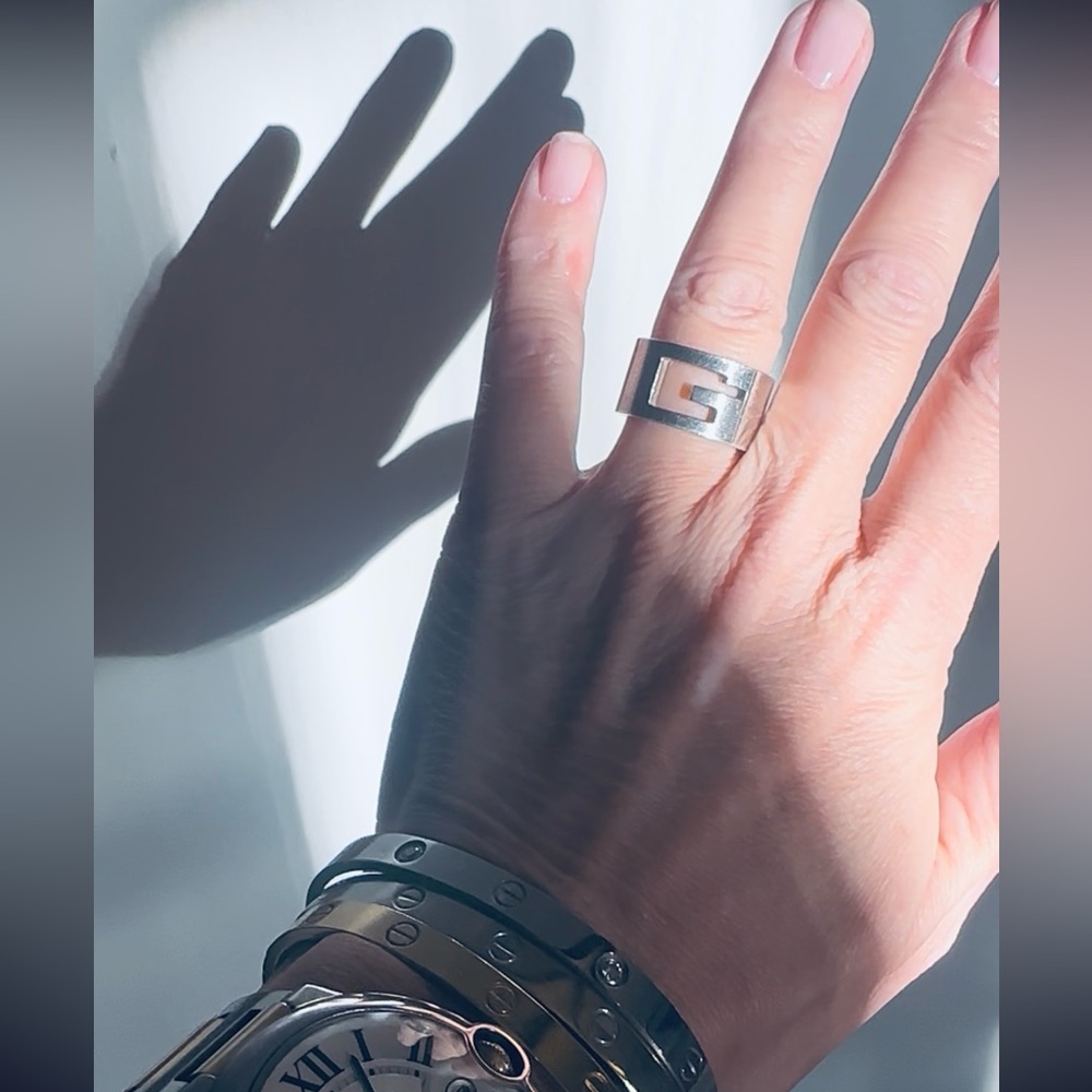 Gucci Silver Openwork 'G' Signature Band Ring - Picture 6 of 9